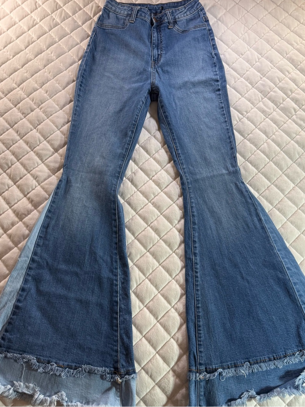 Aphrodite High Rise Flare Bell Bottom Jeans Contrast Hem Frayed Size 9 (29)